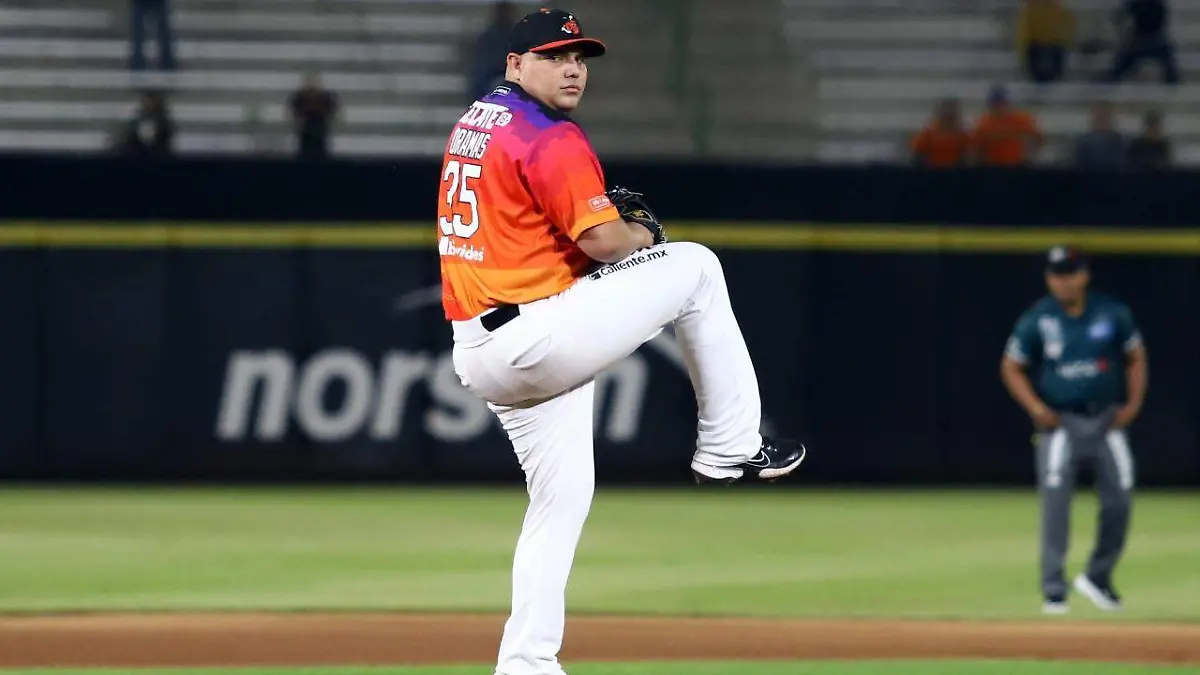 Juan Pablo Oramas pitcher de Naranjeros de Hemosillo